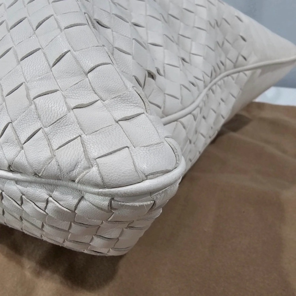 Bottega Veneta White Intrecciato Leather Tote Medium Size - Picture 9 of 16